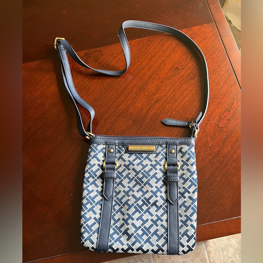 Tommy Hilfiger Crossbody